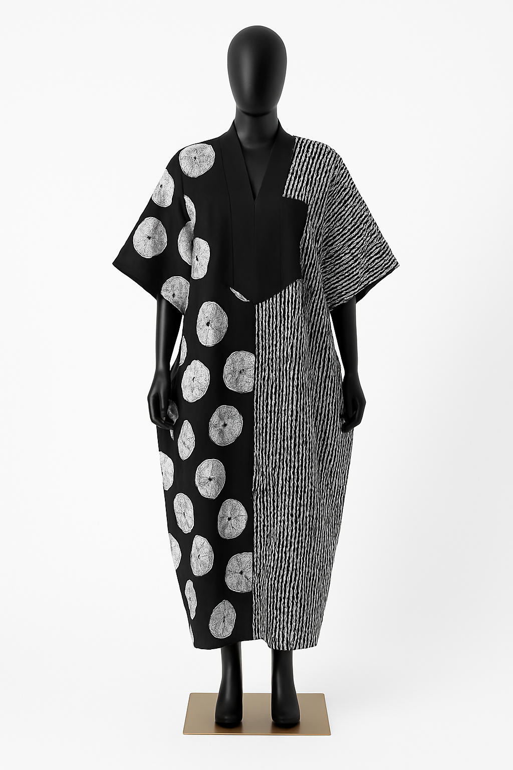 The Sokoto Eclipse Kaftan – Monochrome Harmony